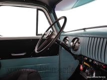 Chevrolet 3100 Panel Truck '54 (1954)