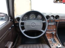 Mercedes-Benz 560 SL '86 (1986)