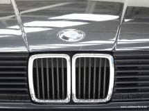 BMW  320i A '89 (1989)