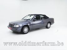 Mercedes-Benz E 220 Cabriolet '95 (1995)