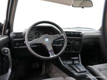 BMW  325i A touring '88 (1988)